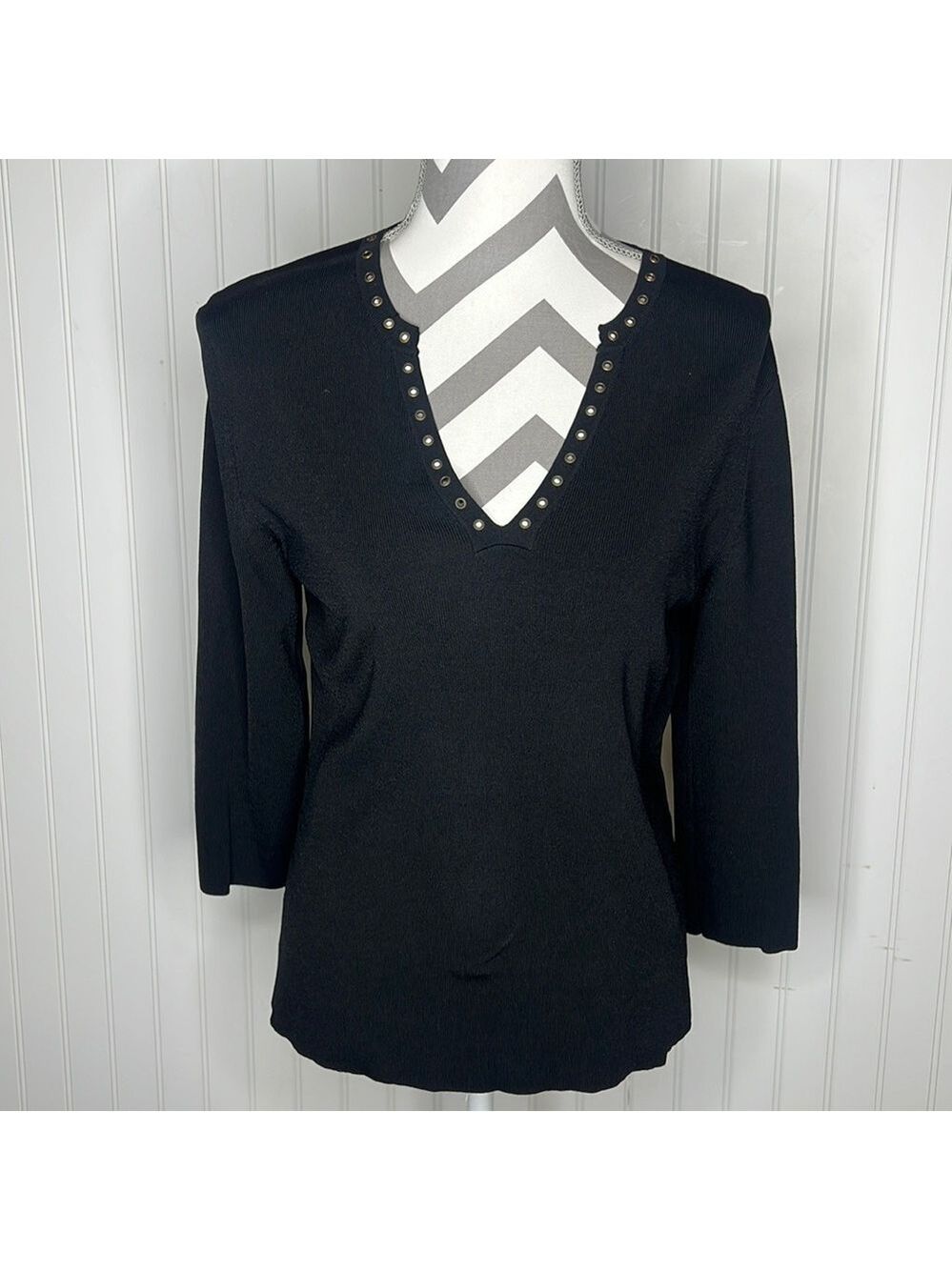 Cable & Guage V Neck Black Sweater Size Small/Medium